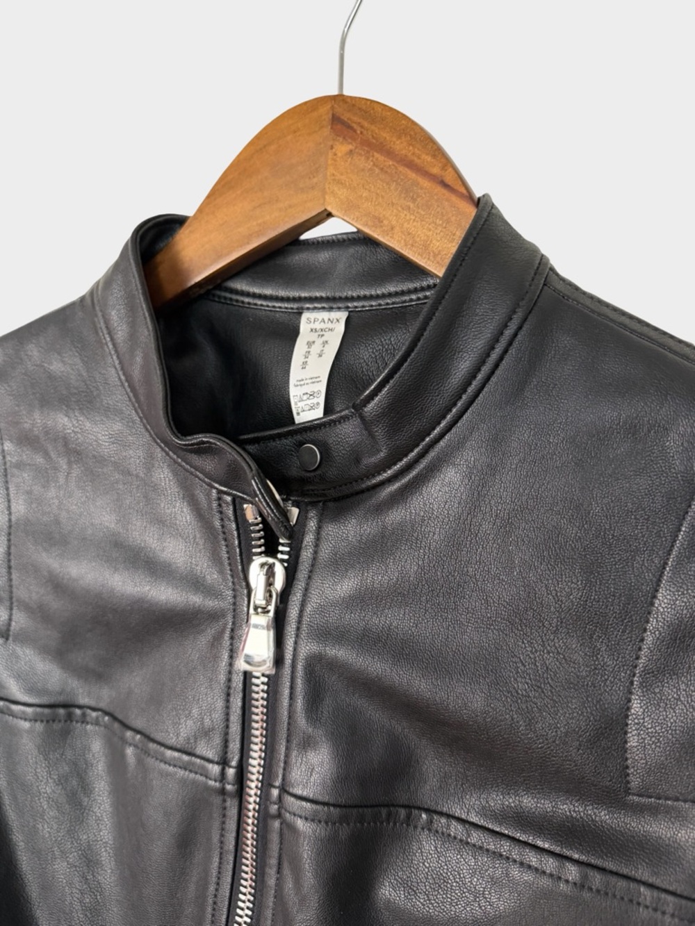SPANX Black Leather Like Moto Jacket Cropped Zip XS Biker Rocker Edgy - Picture 3 of 13